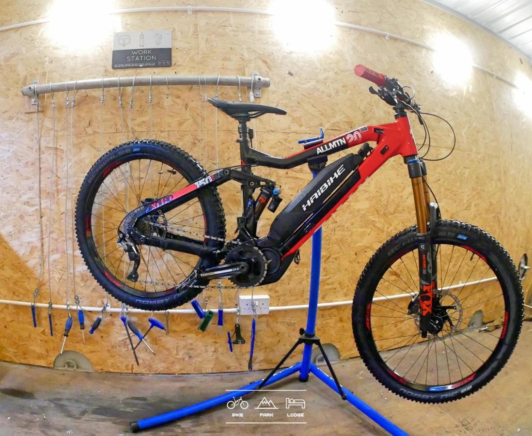 Bike Park Lodge Merthyr Tydfil Exterior foto